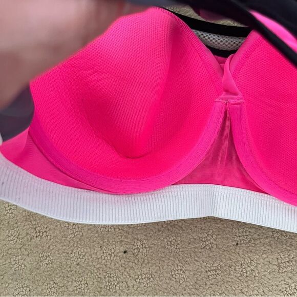 Victoria's Secret VSX Sport Hot Pink Underwire Mesh Racerback Lined Sports Bra - Picture 6 of 14